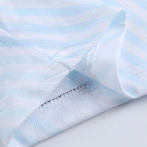 Tenue de football légère et durable en polyester et tissu mesh, adaptée aux matchs de compétition et aux entraînements quotidiens - Product Image 6