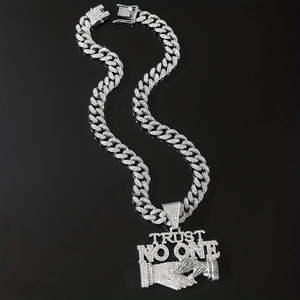 Collar de Plata de Ley 925 con Colgante de Letra Inicial Estilo Hip Hop Cubano, con Incrustaciones de Diamantes Moissanite, para Raperos - Product Image 3