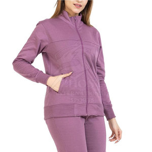 Tenues de sport pour femmes, style streetwear urbain, pour un mode de vie urbain, dernières tendances, vêtements de jogging. - Product Image 3