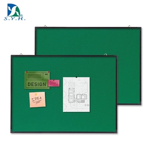 Tablero de notas de fieltro verde para colgar en la pared con esquinas protectoras para fotos, notas y recordatorios - Product Image 1