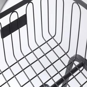 Panier élégant qui ajoute une touche de charme contemporain, avec un plateau surélevé créant un magnifique spectacle en cascade de fruits colorés. - Product Image 2