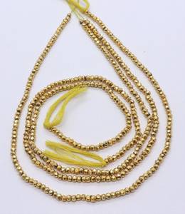 ลูกปัดไพไรต์สีทองธรรมชาติทรงเหลี่ยมขนาด 3-3.5 มม. ลูกปัดพลอยไพไรต์เคลือบ ความยาว 13 นิ้ว ขายส่งไพไรต์สีทอง - Product Image 1