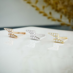 Pendiente de Oro Sólido de 14K con Diamante en Forma de Rayo, Diamante Cultivado en Laboratorio, Pendiente Elegante y Único para Mujer, Pieza Individual - Product Image 3