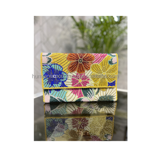 Pochette ethnique de créateur avec rabat brodé, sac à main potli pour mariage, fête, occasions festives, sac à main de luxe fait main, export Humran - Product Image 1