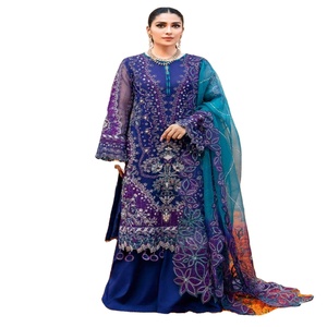 ชุดชีฟอง3ชิ้นสุดหรู,คอลเลคชั่นงานแต่งงานแบบดั้งเดิมพร้อมการเย็บปักถักร้อยอย่างหนักโดย Riaz Arts ชุดสูท Jhoomro 3ชิ้น - Product Image 1