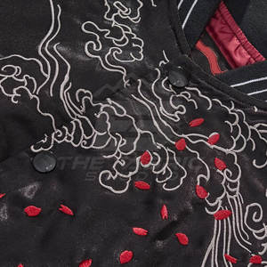 Chaqueta Sukajan Vintage de Satén Brillante de Alta Calidad con Bordado Real y Tela Duradera para Salidas Informales - Product Image 3