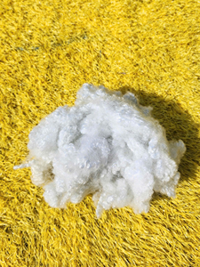 Fibre de polyester recyclée blanche non siliconée du Vietnam, 15D 32/64mm, antistatique, anti-déformation, garnissage creux conjugué - Product Image 4