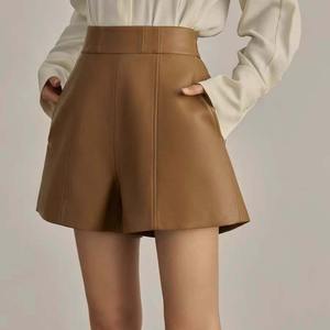 Women's <b>Black</b> Genuine <b>Leather</b> <b>High</b> <b>Waist</b> <b>Shorts</b> Zipper Fly Breathable Elegant Style Regular Fit Solid Color Pleuche Belt - Product Image 4