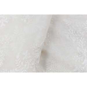 Tela de encaje para bordado floral de Chanderi en color blanco roto, con hilo teñible, 44 pulgadas de ancho por yarda - Product Image 1