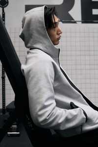 เสื้อฮู้ดซิปผู้ชายสีเทา แขนเสื้อแบบแร็กแลน ผ้าเฟรนช์เทอร์รี่ สวมใส่สบายๆ ในฤดูใบไม้ร่วง ทรงปกติ สีพื้น ระบายอากาศได้ดี แขนยาว - Product Image 3