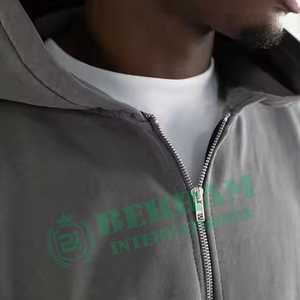 เสื้อฮู้ดซิปผู้ชาย สีดำ ผ้าฝ้าย 100% สีพื้น ผ้าเฟรนช์เทอร์รี่ สวมใส่สบายๆ ในฤดูใบไม้ร่วง น้ำหนัก 350 GSM ผ้าหนา ซักย้อมแบบแอซิดวอช - Product Image 6