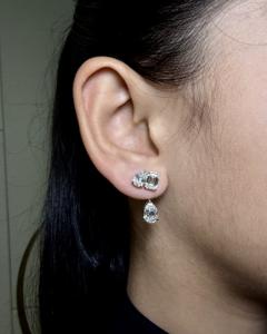 Pendientes Opaline Multi Stone Cascade Duet con Esmeralda y Diamantes Cultivados en Laboratorio con Corte Pera, Oro de 18K, Proveedor de Joyería Fina de Lujo - Product Image 1