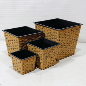 Pot de fleurs carré en rotin synthétique minimaliste, sculpté à la main, léger, résistant aux intempéries, durable, écologique, tissé - Product Image 6