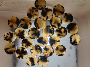 Impex กระดุมเขาควายทำด้วยมือเป็นมิตรกับสิ่งแวดล้อมใช้เทคนิคดิบสไตล์สัตว์สีธรรมชาติสูง - Product Image 5