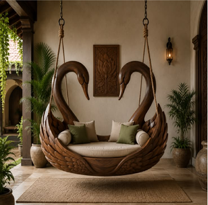 Balançoire en bois sculptée à la main avec motif cygne élégant, offrant un siège confortable, disponible à prix de gros. - Product Image 1