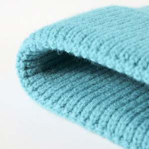 Gorro de punto de lana cálido y moderno para mujer, negro, estilo otoño-invierno, que realza el rostro - Product Image 2