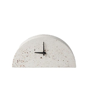 นาฬิกาตั้งโต๊ะสีเทอราซโซแบบเรียบง่ายทันสมัยนาฬิกาสีเบจที่หรูหราพร้อมสีทองสำหรับบ้านสำนักงานตกแต่งโต๊ะทำงานนาฬิกาหรู - Product Image 1