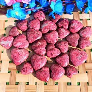 Cœur en cristal de thulite naturel gravé, poli à la main, pierre précieuse rose, méditation, Reiki, chakra, énergie, amour spirituel - Product Image 5