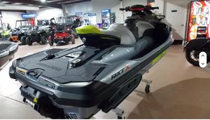 Sea-Doo RXT-X 325 รุ่นปี 2024-2025 ของแท้ 100% ขายดี พร้อมส่งและจัดส่งรวดเร็ว - Product Image 2