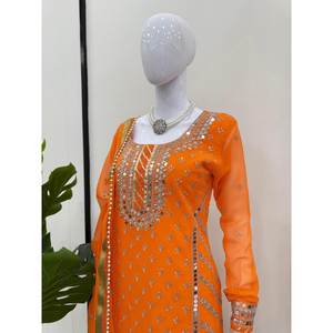 ชุดนักออกแบบที่มีบนล่างและ dupatta ปรับปรุงโดยด้ายและลำดับการทำงาน - Product Image 1