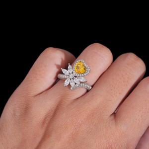 Bague de fiançailles tendance en argent sterling 925 avec diamant CZ jaune, motif floral en forme de cœur, design Halo, pour anniversaire ou mariage - Product Image 3