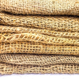 Tissu de jute hessian 3,5 oz léger, largeur 39 à 48 pouces, pour la construction de pépinières en plâtre, emballage utilisé dans les pays du Golfe et en Arabie Saoudite - Product Image 3