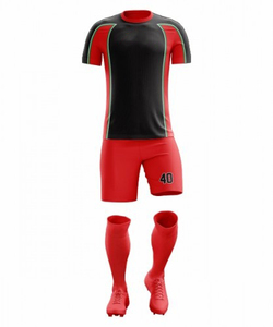 Conjunto de Uniforme de Fútbol Rojo Personalizado Unisex, Manga Corta, Cuello en V, Malla Transpirable, Poliéster que Absorbe la Humedad, Número 7 Impreso en la Parte Delantera - Product Image 3