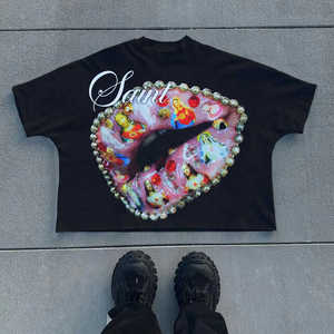เสื้อยืดแขนสั้นสีแดงทรงโอเวอร์ไซส์สำหรับผู้ชาย Rich Path ลายพิมพ์รูปภาพด้านหน้า สไตล์สตรีท คอกลม ผ้าถัก 100% คอตตอน - Product Image 6