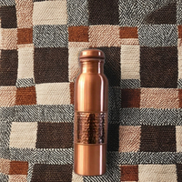 Bouteille isotherme artisanale en cuivre ayurvédique 950 ml avec couvercle, pour bureau, à boire directement, toutes occasions Z M CREATIONS CP-101