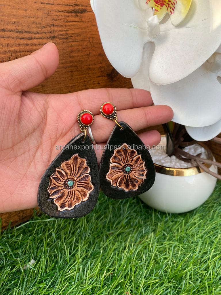 สีดำพร้อมเครื่องมือสี