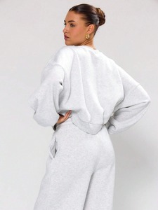 Ensemble de sport pour femme, veste zippée ajustée en coton et polyester, pantalon de jogging respirant et extensible, tenue de sport pour la gym et l'entraînement - Product Image 3