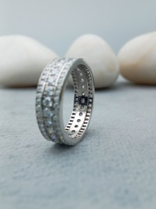 Anillo de Eternidad Clásico de Oro Blanco Sólido de 14K con Diamante Cultivado en Laboratorio VVS Certificado por IGI, Corte Brillante, Regalo de Boda y Compromiso - Product Image 5