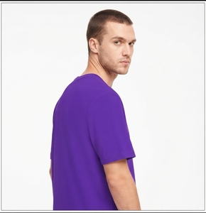 Camiseta de Manga Corta con Cuello Redondo para Hombre, Color Morado, Corte Regular, Color Sólido, Informal, de Algodón Jersey - Product Image 3