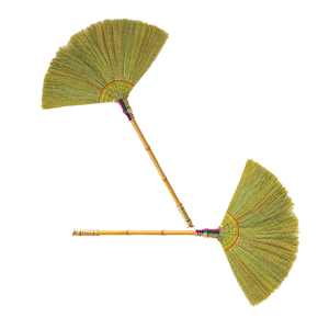 Escoba Clásica con Mango de Bambú y Cerdas de Fibra de Coco, Duradera, Ecológica, para Pisos Lisos y Exteriores, para Uso Doméstico - Product Image 1