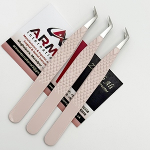 Pinzas para Pestañas de Alta Calidad con Recubrimiento Rosa, Probadas a Mano, de Acero Inoxidable Sostenible, con Etiqueta Privada - Product Image 3