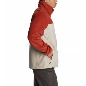 Vêtements d'hiver pour hommes fournis par le fabricant : veste en polaire confortable et durable avec tissu de qualité et finition soignée - Product Image 3