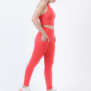 Ensembles de yoga pour femmes à motifs unis de qualité supérieure |   Vêtements de sport respirants en Spandex/Nylon pour la course à pied et l'activité quotidienne - Product Image 4