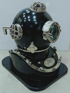 Casque de plongée noir US Navy Mark V chromé 18 pouces avec base - Product Image 5