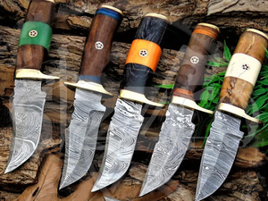 Couteaux de chasse Damas à prix réduit, couteau à lame fixe forgé, couteau de camping avec manche personnalisé en bois et laiton pour les détaillants - Product Image 2