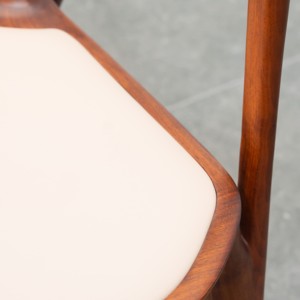 Chaise de salle à manger nordique italienne en bois avec dossier et accoudoirs rembourrés, style moderne, pour hôtel, appartement, restaurant - Vente en gros Vietnam - Product Image 4