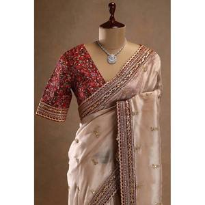 Sari Beige de Diseñador Sin Coser para Trabajo, con Lentejuelas, Cordones y Bordados - Product Image 1