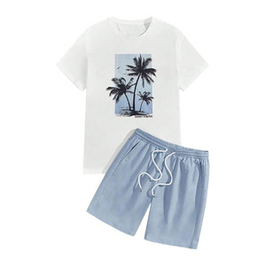 Ensemble de vacances 2 pièces pour hommes grandes tailles : T-shirt tropical à manches courtes et short à taille élastiquée - Product Image 1