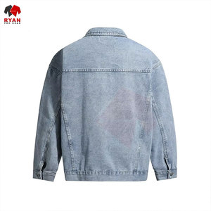 เสื้อแจ็คเก็ตยีนส์ผู้ชายติดกระดุมด้านหน้า ออกแบบเองได้ รับผลิตแบบ OEM ODM สไตล์คลาสสิก แฟชั่นลำลอง - Product Image 3