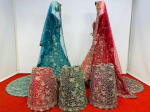 Lehenga Majestic Velvet Trail con Estilo Cortado a la Cintura y Trabajo Completo de Jarkan, Ropa de Diseñador en Tendencia 2025 en 5 Colores - Product Image 6