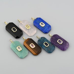 Breloque en œil de tigre facetté en forme de coussin avec accent en quartz tourmaline rose rectangulaire et zircon cubique, connecteur de bijoux plaqué or - Product Image 4