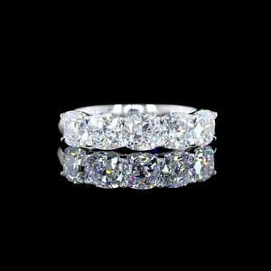Anillo de Diamantes de Laboratorio con Certificación IGI, Corte Cojín de 2 Quilates, CVD, HPHT, Oro de 14K, Cinco Piedras Apilables, Venta al Por Mayor Personalizada - Product Image 1