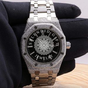 Splendide montre de luxe avec diamants, boîtier rond de 42 mm, mouvement à quartz analogique, bracelet en argent, mouvement ETA, résistance à l'eau 10 m - Product Image 2