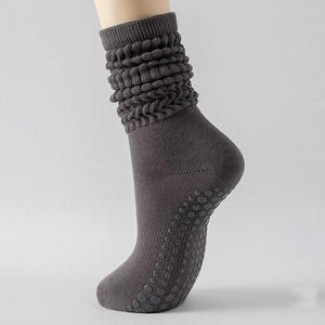 Chaussettes de yoga et de Pilates antidérapantes, respirantes en coton, personnalisées pour femmes, avec grip antidérapant pour la gym, le volley-ball, les sports et la danse - Product Image 2
