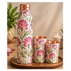 Juego de Botellas de Agua de Cobre Artesanal Indio con Tazas a Juego, Vajilla Portátil para Viajes y Uso Diario - Product Image 4