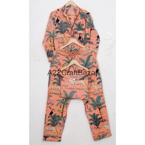 Ensemble de pyjamas pour femmes en coton 100% luxueux, romantique, doux, toutes saisons, col en V, manches longues, imprimé floral, vêtements de fête confortables - Product Image 1